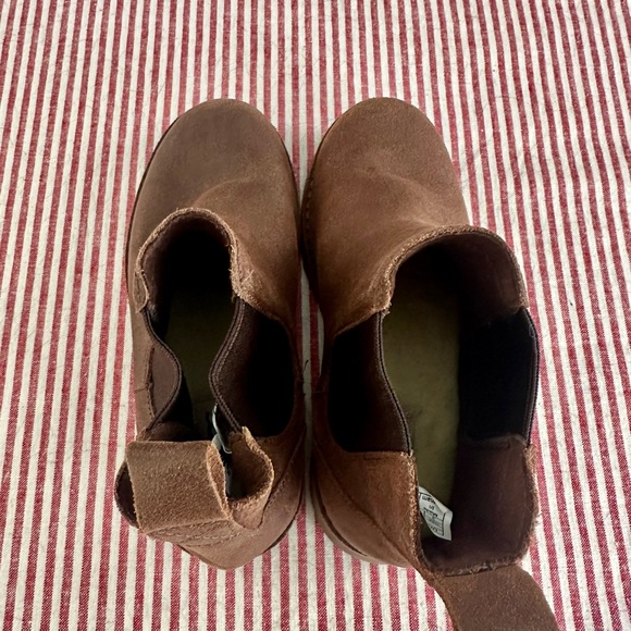UGG Kids Brown Ankle Boots, Child size 3 - Picture 4 of 4